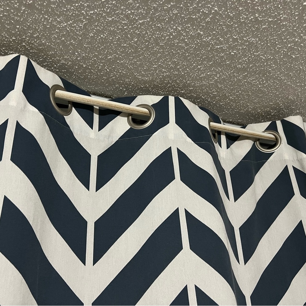 Chevron Pattern Curtain - Picture 3 of 4